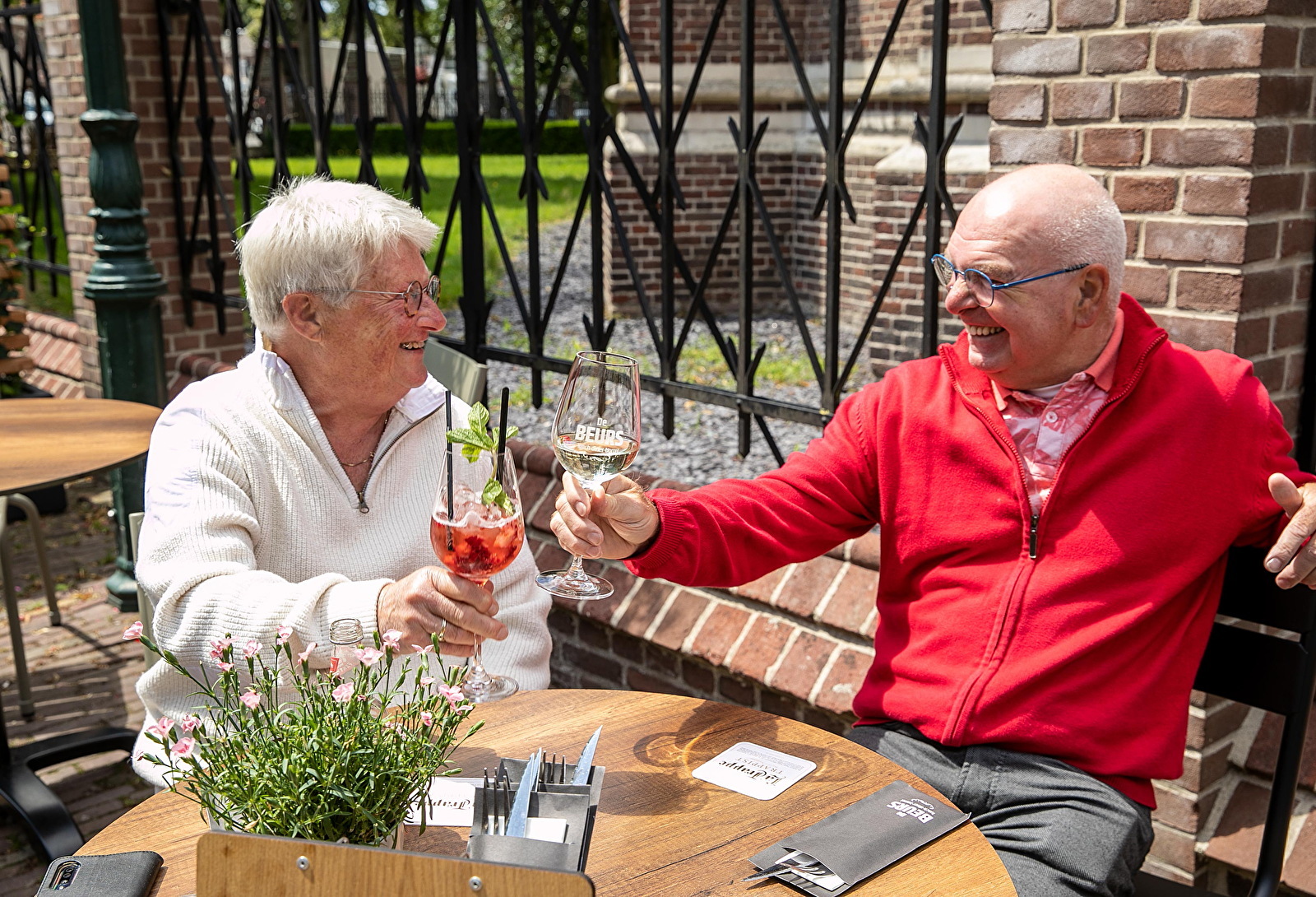 terras met scootmobiel